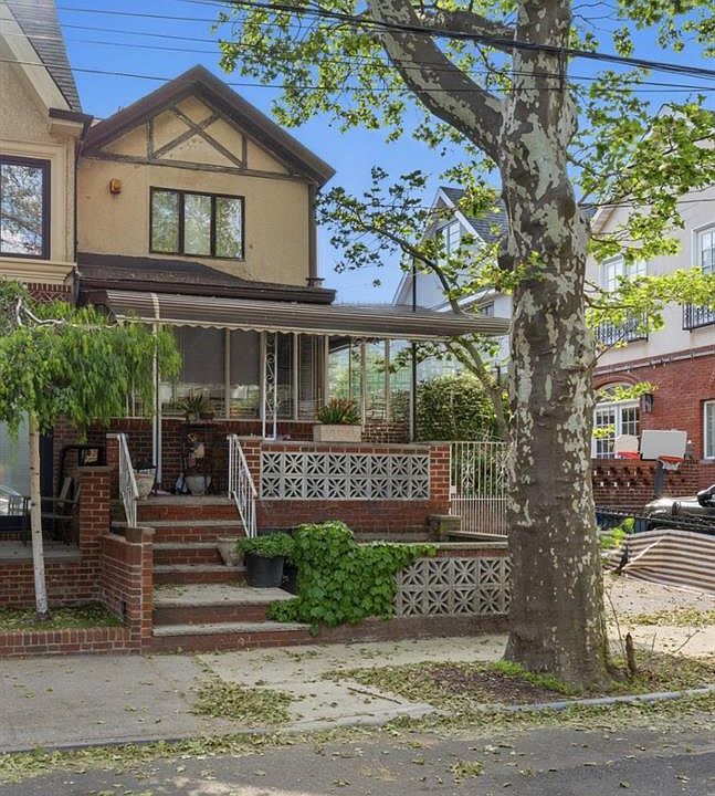 1st image of 2024 E 1st St