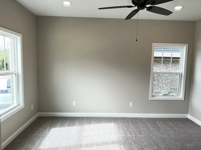 1409 Brook Hill Dr — Photo 6