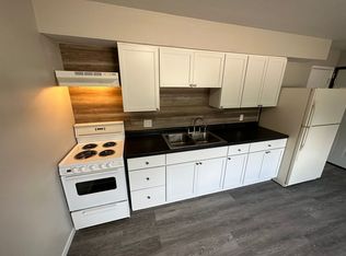 520 River Forest Rd APT 3, Evansdale, IA 50707