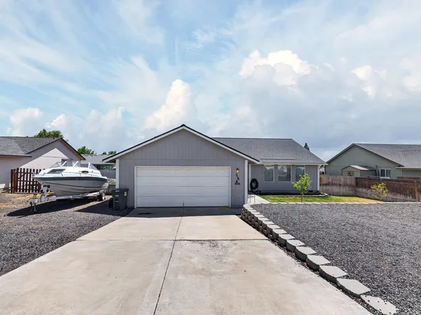 316 Geneva St, Culver, OR 97734