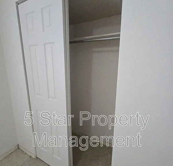 1654 Exeter Dr #4 — Photo 7