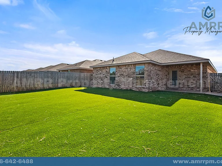 2037 Kenwood Ave — Photo 21