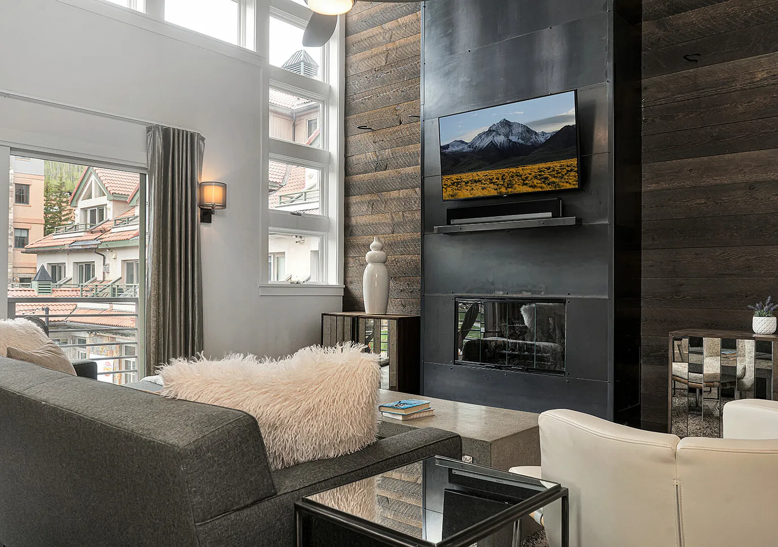 Blue Mesa 2 | Ski In/Out + Hot Tub Access 3Bd, 3Ba, Sleeps 8-12 — Photo 1