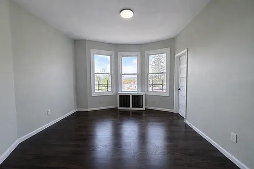524 Grove Street Photo 1