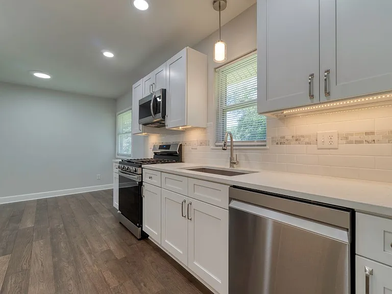 8241 Riley St — Photo 10