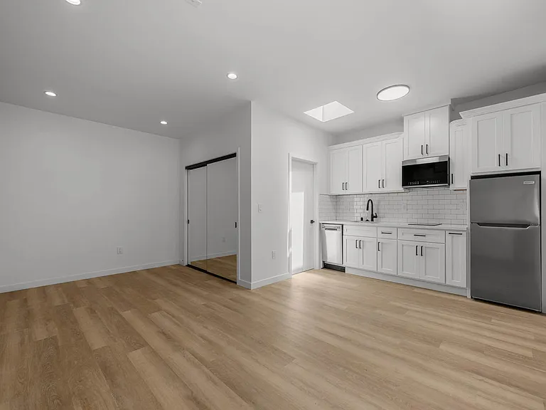 4189 Leimert Blvd — Photo 18