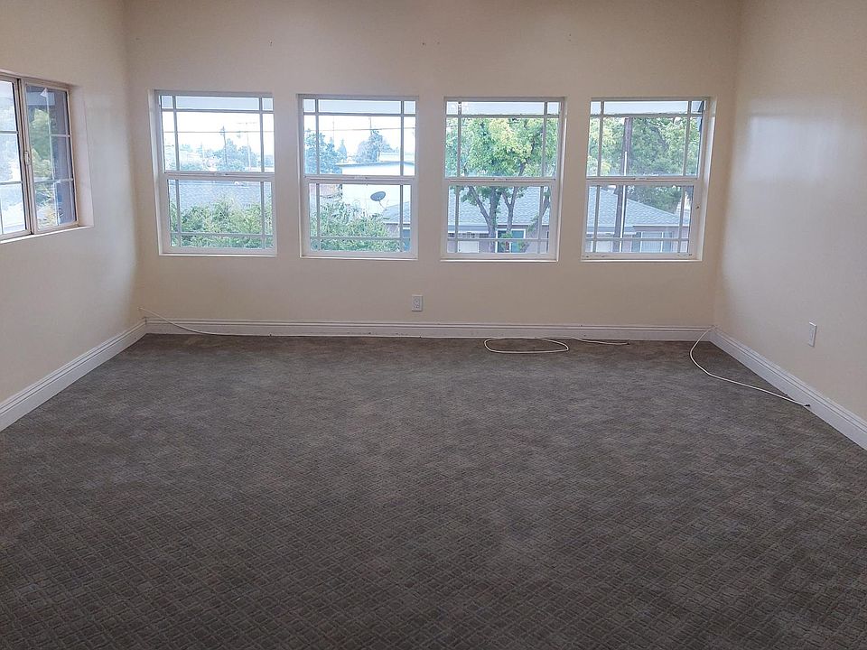 2nd image of 184 W 2nd St