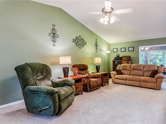 4th image of 1 Regent Ln