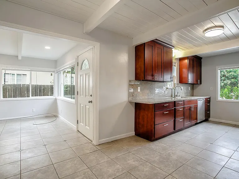 27 Carnegie Dr — Photo 11