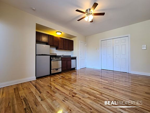 4th image of 818 W Diversey Ave #818C