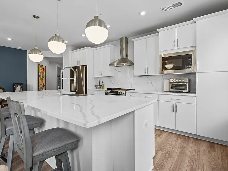 3925 Fair Ridge Dr #201 — Photo 1