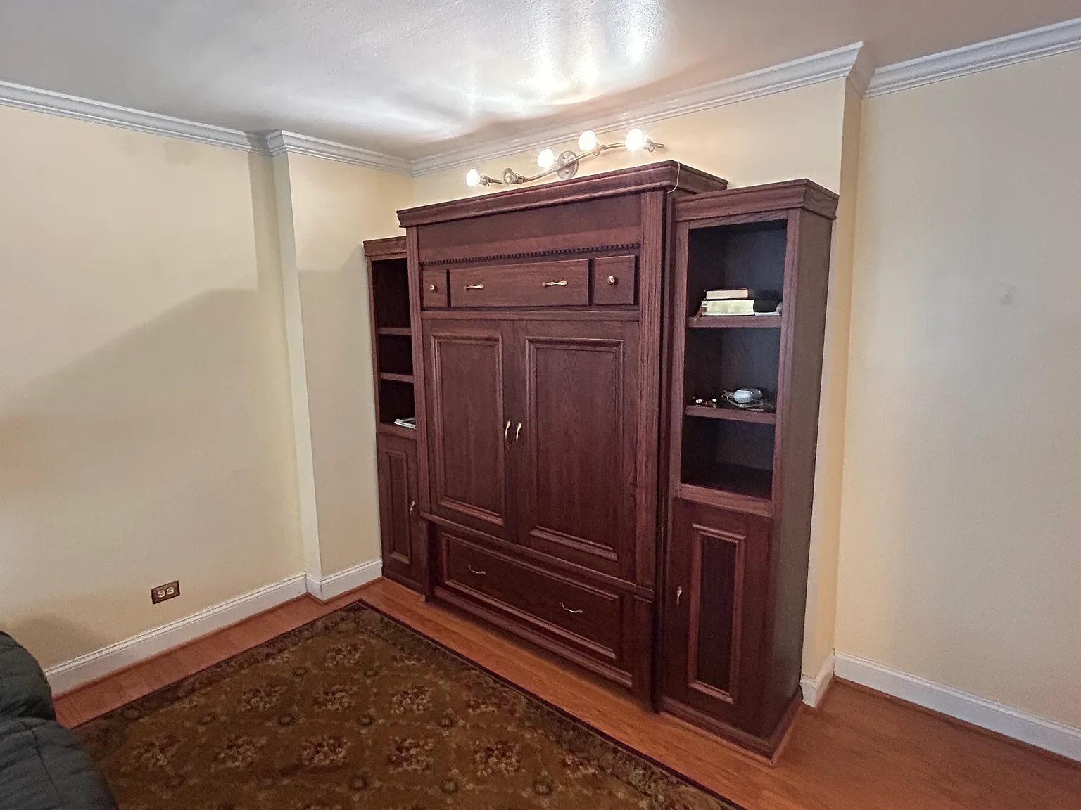 Studio, 420 sqft, $1,950 — Photo 4