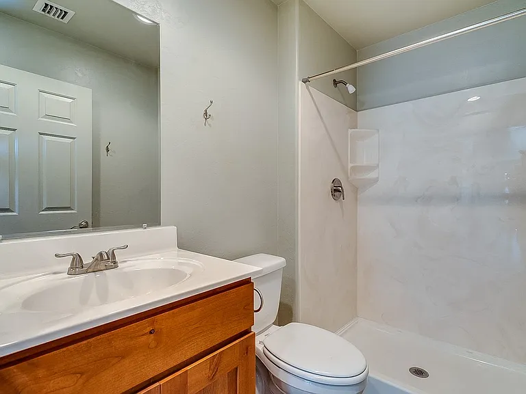 720 E. Lester St. — Photo 6