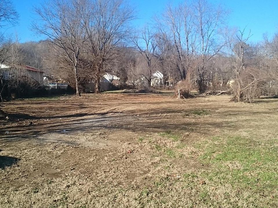 2nd image of 510 W Highway 76