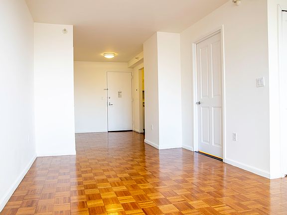 3rd image of 350 W 43rd St APT 25H
