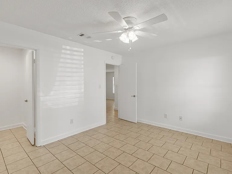 6346 W Fairfield Dr — Photo 12