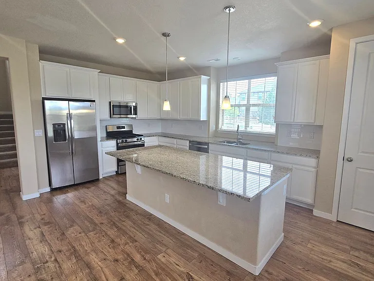 9825 Geneva Creek Ln — Photo 3