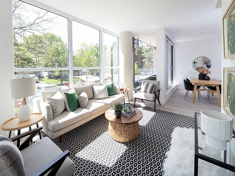 4365 Bloor St W — Photo 17
