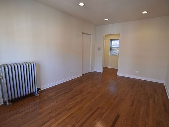3rd image of 4424-4432 N Wolcott Ave #4424-3B