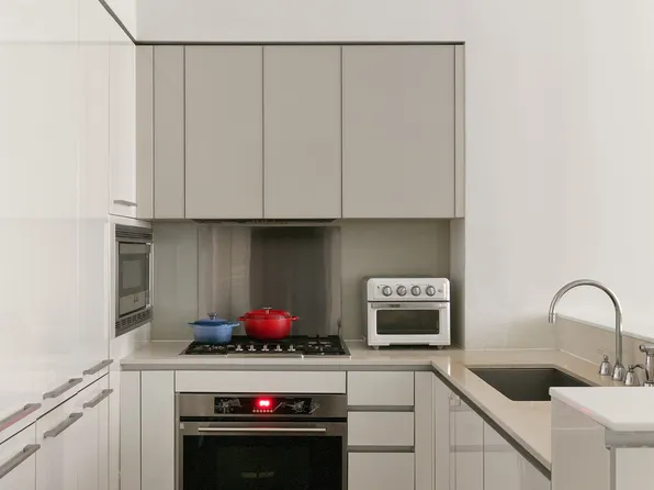 25 Broad Street image 2 of 5