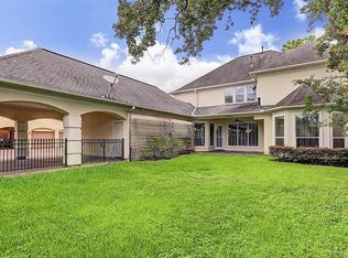 918 Seagler Rd, Houston, TX 77042