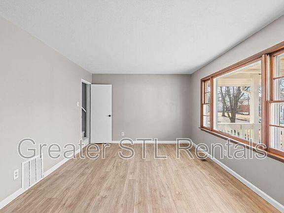 4th image of 1150 Saint Matthew Dr