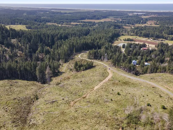 Lois Ln, Bandon, OR 97411