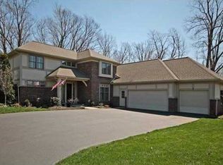 2 Harrington Dr, Fairport, NY 14450