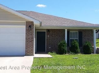 21021 Harbor Ln, Saint Robert, MO 65584