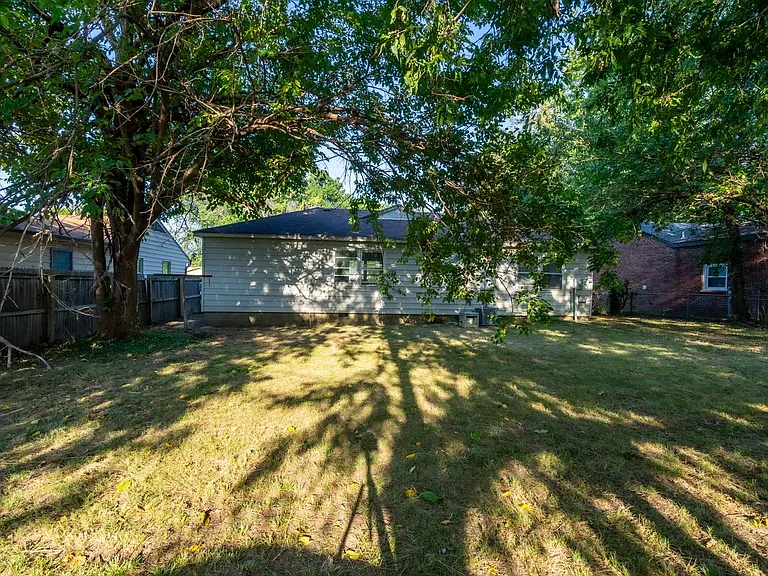 1618 S Ash Pl — Photo 34