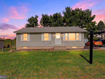 9 Pine Ln, New Oxford, PA, 17350