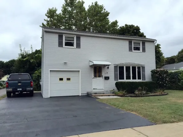 174 McCall Rd, Rochester, NY 14616