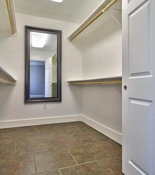 4042 W Sandra Ter — Photo 10