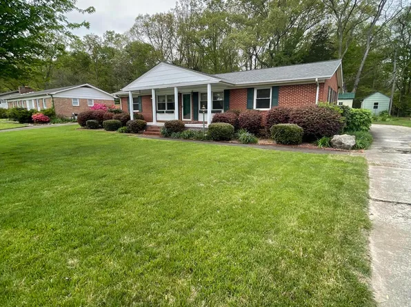 1504 Ridgeway Cir, Athens, TN 37303