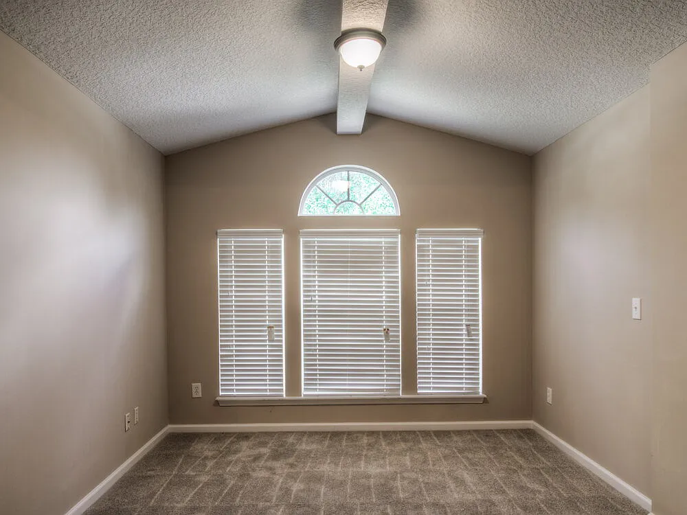Building Photo - 13904 Fish Eagle Dr E