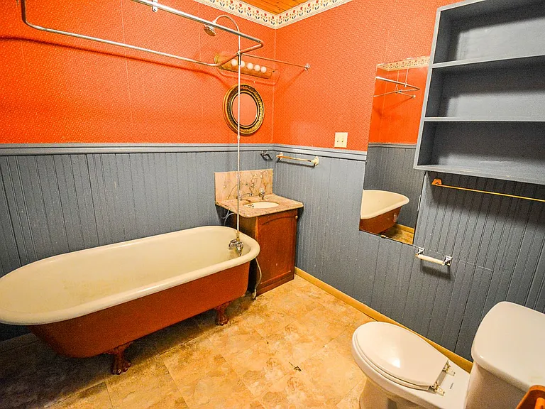 209 S Pearl St — Photo 14