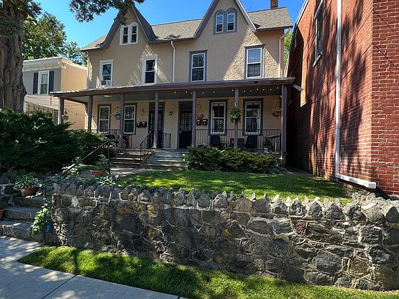 2nd image of 2336 W 18th St #1