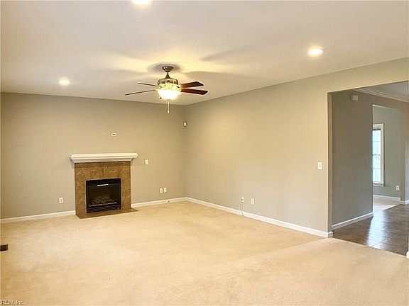 Expansive Family room with (propane) gas fireplace