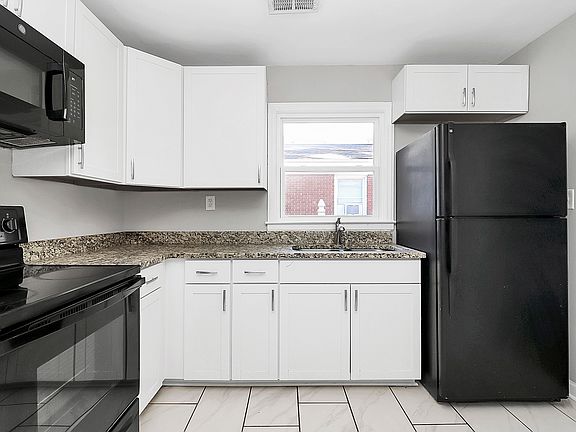 3rd image of 3503 Meredith Ave