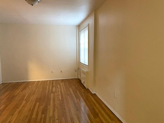 5th image of 1100 Warburton Ave APT 2J