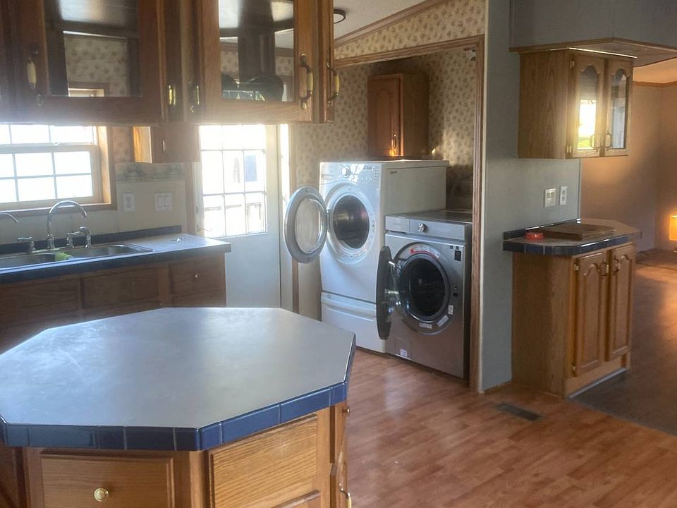 1st image of 107 W 14th St