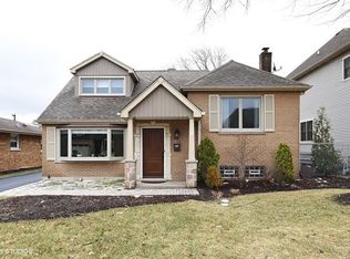 835 S Poplar Ave, Elmhurst, IL 60126