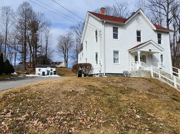 92 Arlington St, Leominster, MA 01453