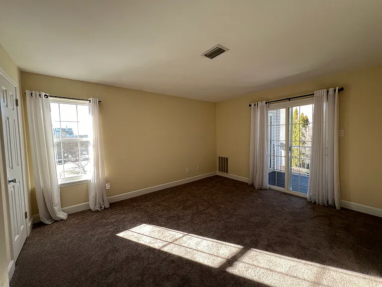 781 Reading Ct — Photo 15