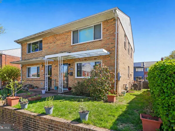 715 Delafield St NE, Washington, DC 20017