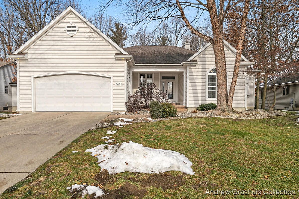2651 Golfbury Dr SW, Wyoming, MI 49519 Zillow