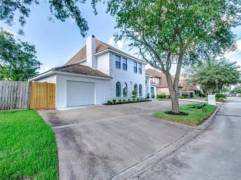 3543 Ashfield Dr — Photo 5