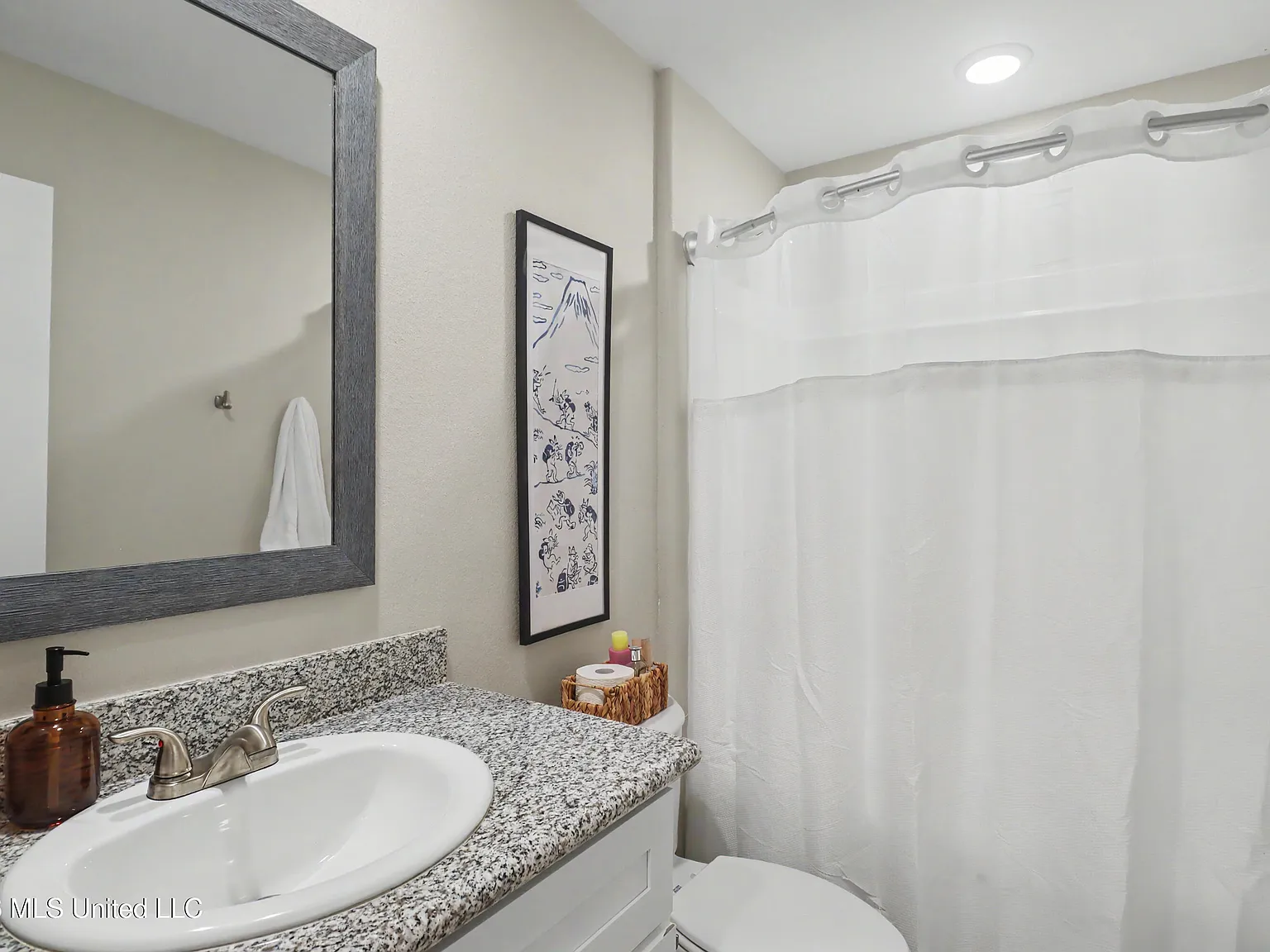 3 bed, 3.0 bath, 1893 sqft, $2,200 — Photo 4