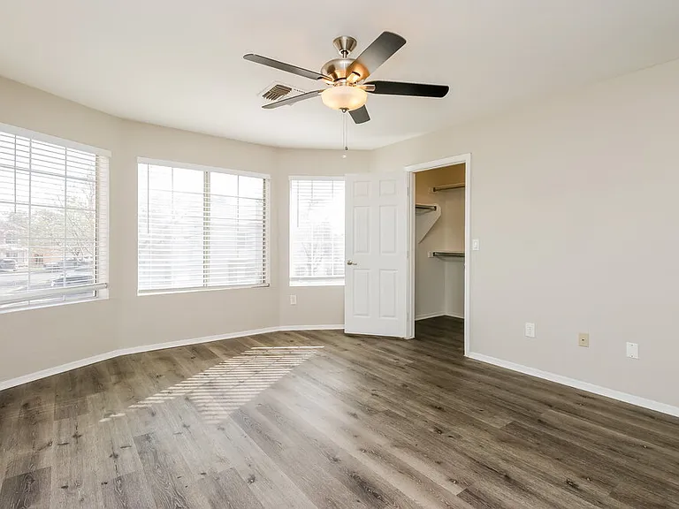 1042 N Blackbird Dr — Photo 10