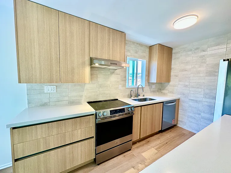 1311 California Ave #201 — Photo 15